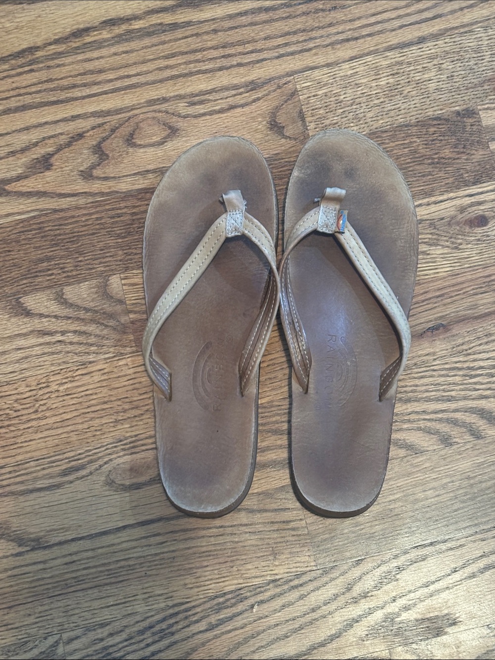 Women's Rainbow Sandals Classic Leather Flip Flops Narrow Strap Size Large 7.5 -